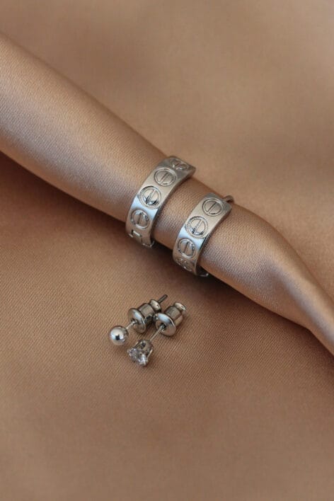 Silver Renk Metal Marka Model Taşlı Küpe Seti