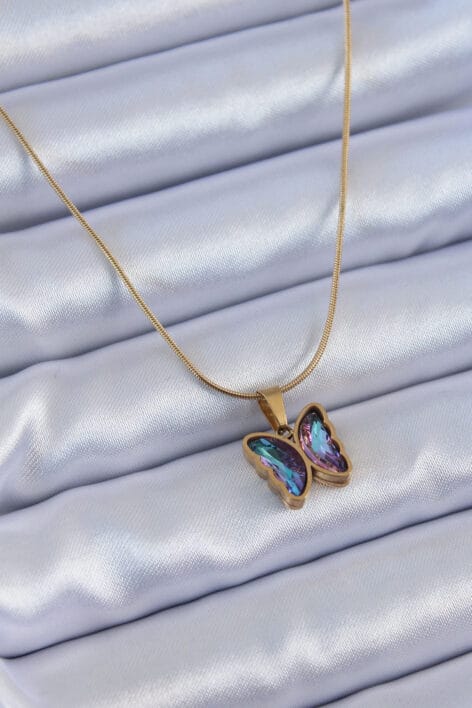316L Çelik Gold Renk Mor Kristal Taşlı Kelebek Model Kadın Kolye