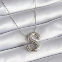 316L Çelik Gümüş Renk Bubble “S” Harf Model Kadın Kolye