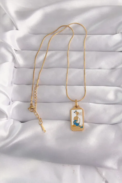 316L Çelik Gold Renk Beyaz Mineli Kız Figür Tarot Kolye - Görsel 2