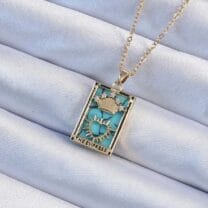 316L Çelik Zincir Altın Renk Zirkon Taşlı Mavi Mermer Desenli Taç Model Tarot Kolye