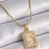 316L Çelik Gold Renk Zirkon Taşlı Yıldız İşleme Madalyon Kadın Kolye