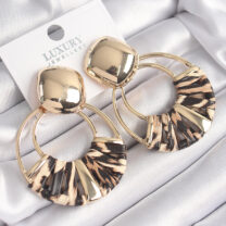 Pirinç Gold Renk Halka Model Leopar Desen Detay Vintage Kadın Küpe