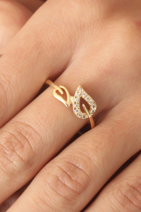 Zirkon Taşlı Gold Renk Yaprak Model Kadın Yüzük
