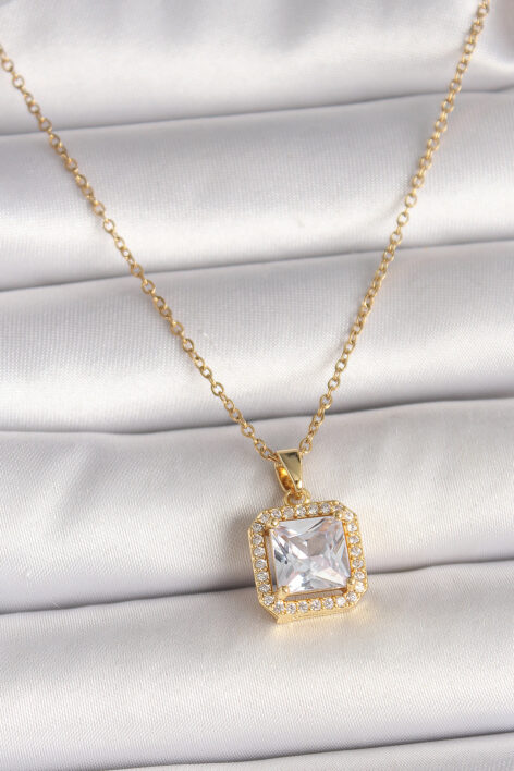316L Çelik Gold Renk Zincir Kare Zirkon Taşlı Model Kadın Kolye