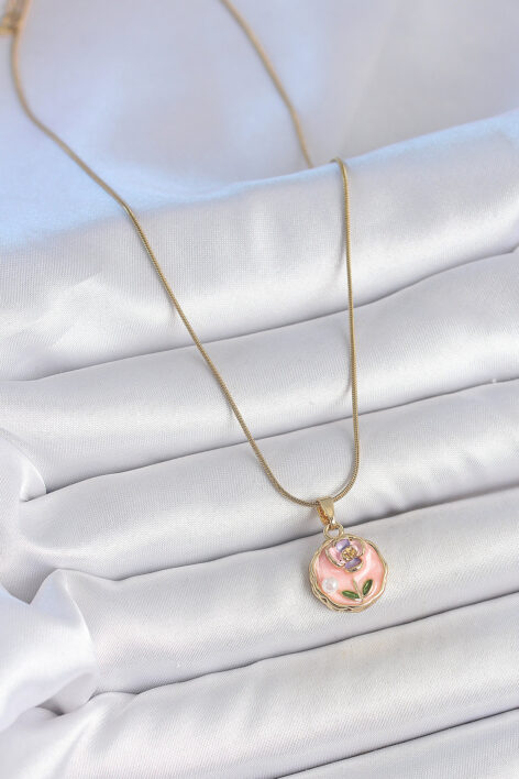 316L Çelik Gold Renk Zincir Pembe Minimal Çiçek İşlemeli İnci Detay Portre Model Kadın Kolye - Görsel 2