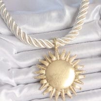 Kırık Beyaz Halat Model Gold Renk Güneş Figürlü Pirinç Kolye