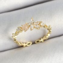 Pirinç Papatya Figürlü Zirkon Taşlı Gold Renk Ayarlanabilir Kadın Yüzük