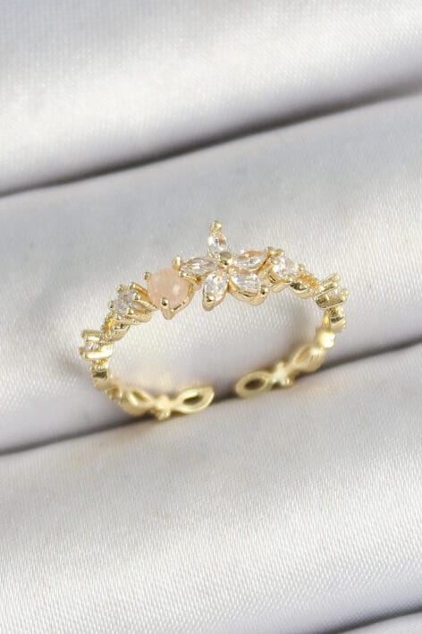 Pirinç Papatya Figürlü Zirkon Taşlı Gold Renk Ayarlanabilir Kadın Yüzük