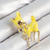 Zirkon Taşlı Fiyonk Detaylı 3D Sarı Ceylan Figürlü Gold Renk Kadın Broş