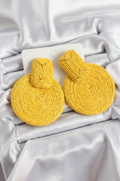 Sarı Daire Figürlü Hasır Örgü Model Gold Renk Kadın Küpe