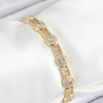 Pirinç Greg Model Zirkon Taşlı Gold Renk VİP Seri Kadın Bileklik