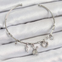 Pirinç Zirkon Taşlı Tavşan Ve Kalp Model Gümüş Renk Charm Bileklik